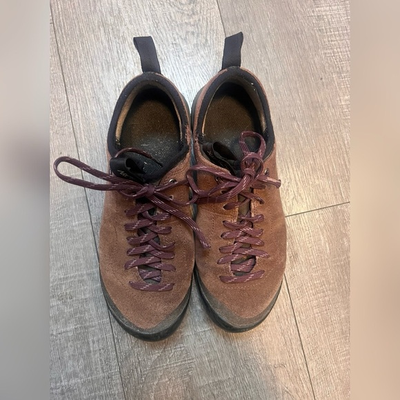 Arc'teryx Acrux SL Leather
Approach Shoes Women's Size 7 $189 - Picture 2 of 5